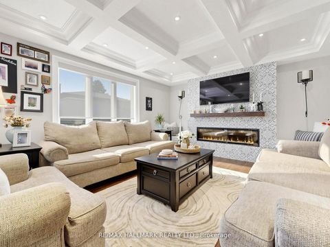 Photo 8 at 98 Arrowhead Drive, East Woodbridge, Vaughan