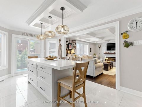 Photo 11 at 98 Arrowhead Drive, East Woodbridge, Vaughan