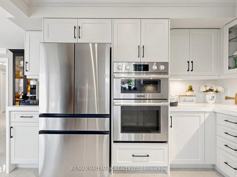Photo 16 at 98 Arrowhead Drive, East Woodbridge, Vaughan