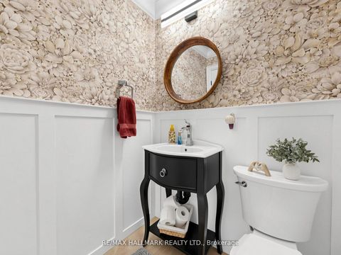 Photo 20 at 98 Arrowhead Drive, East Woodbridge, Vaughan