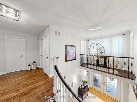Photo 24 at 98 Arrowhead Drive, East Woodbridge, Vaughan