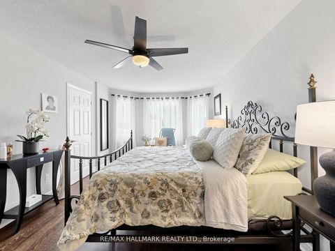 Photo 28 at 98 Arrowhead Drive, East Woodbridge, Vaughan