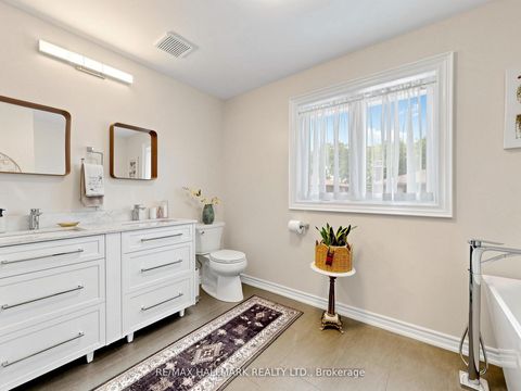Photo 29 at 98 Arrowhead Drive, East Woodbridge, Vaughan