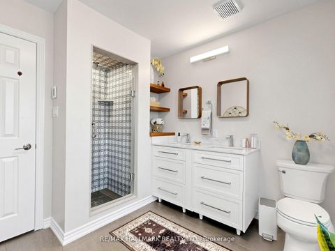 Photo 31 at 98 Arrowhead Drive, East Woodbridge, Vaughan