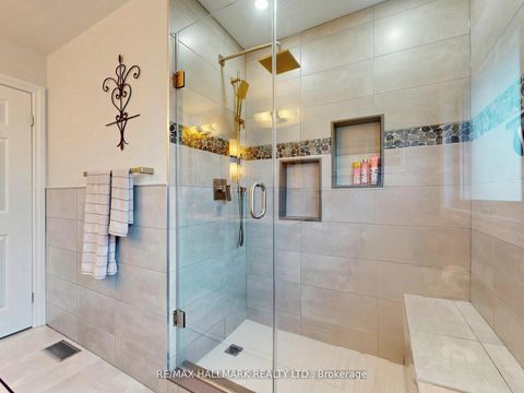 Photo 41 at 98 Arrowhead Drive, East Woodbridge, Vaughan