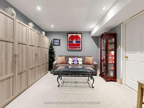 Photo 43 at 98 Arrowhead Drive, East Woodbridge, Vaughan