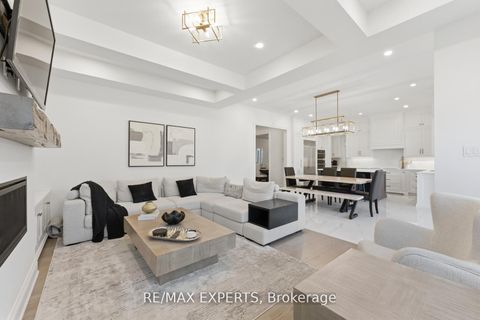 Photo 5 at 54 Winthrop Crescent, Vellore Village, Vaughan