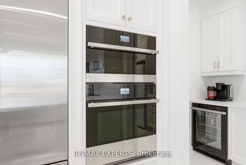 Photo 14 at 54 Winthrop Crescent, Vellore Village, Vaughan