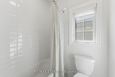 Photo 32 at 54 Winthrop Crescent, Vellore Village, Vaughan
