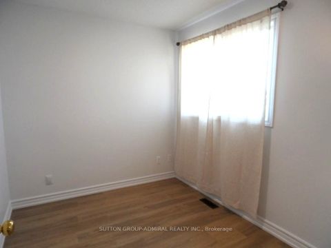 Photo 8 at 65 Delaney Crescent, Northwest, Barrie