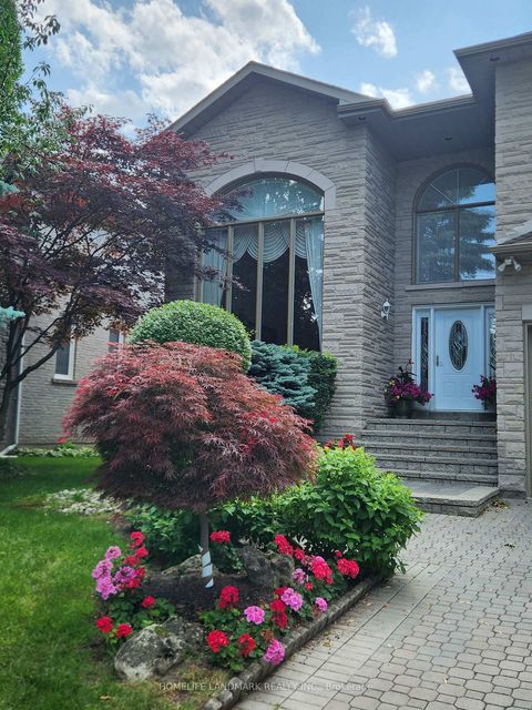 Photo 1 at 16 Lawnview Drive, Willowdale East, Toronto