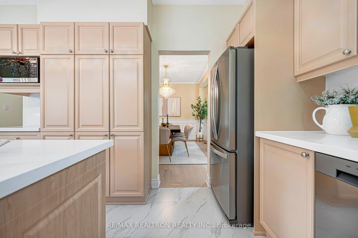 Photo 11 at 27 Captain Francis Drive, Buttonville, Markham