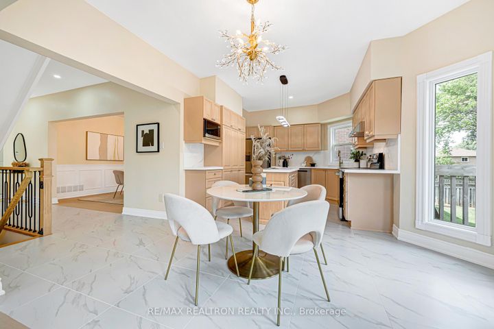Photo 14 at 27 Captain Francis Drive, Buttonville, Markham