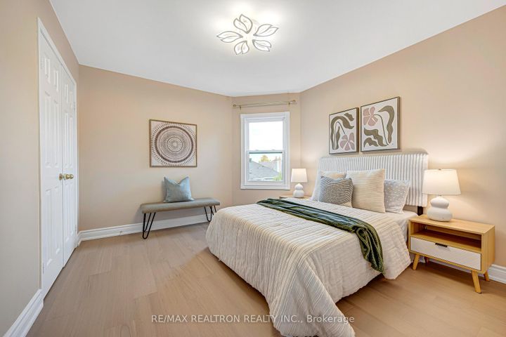 Photo 33 at 27 Captain Francis Drive, Buttonville, Markham