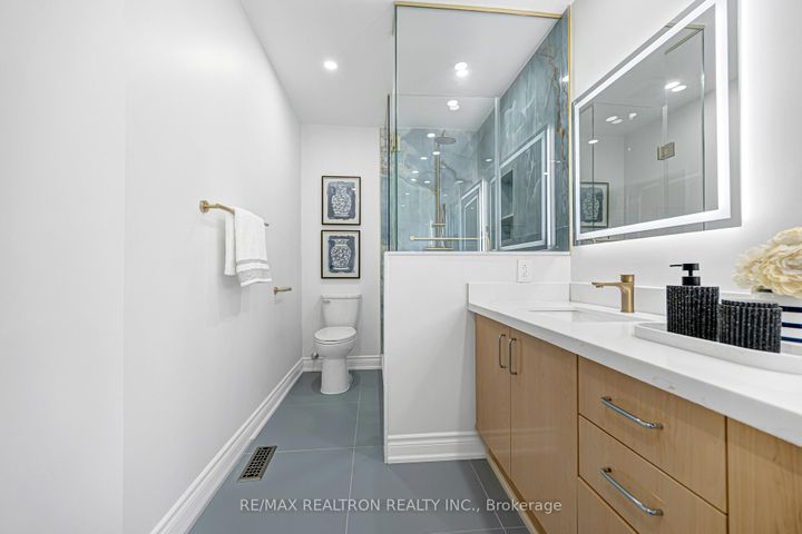 Photo 38 at 27 Captain Francis Drive, Buttonville, Markham