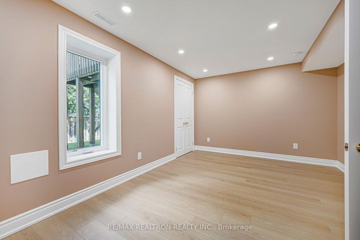 Photo 39 at 27 Captain Francis Drive, Buttonville, Markham