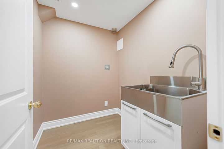 Photo 40 at 27 Captain Francis Drive, Buttonville, Markham