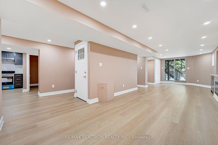 Photo 42 at 27 Captain Francis Drive, Buttonville, Markham