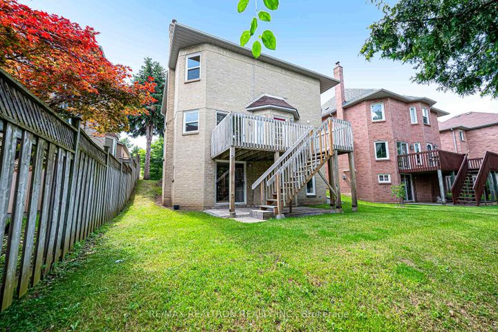 Photo 49 at 27 Captain Francis Drive, Buttonville, Markham