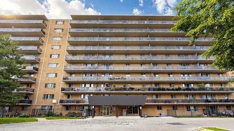 Photo 10 at 817 - 100 Dundalk Drive, Dorset Park, Toronto