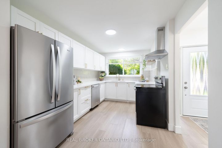 Photo 9 at 1 - 684 Dynes Road, Roseland, Burlington