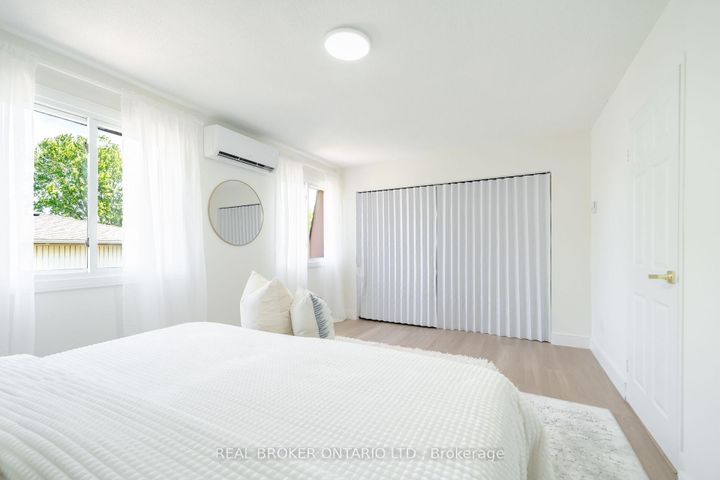 Photo 14 at 1 - 684 Dynes Road, Roseland, Burlington