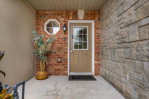 Photo 4 at 7 - 49 Ferndale Drive S, Ardagh, Barrie