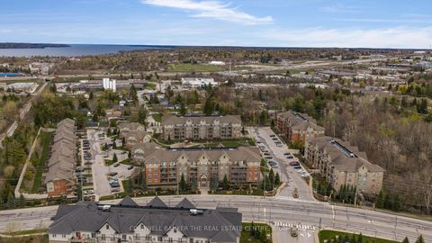 Photo 31 at 7 - 49 Ferndale Drive S, Ardagh, Barrie