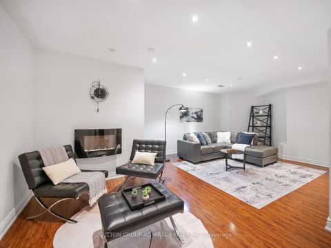 Photo 34 at 6 Colton Crescent S, Islington Woods, Vaughan