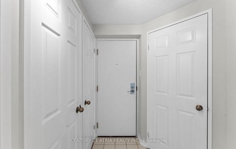 Photo 8 at 1402 - 55 Centre Avenue, Bay Street Corridor, Toronto