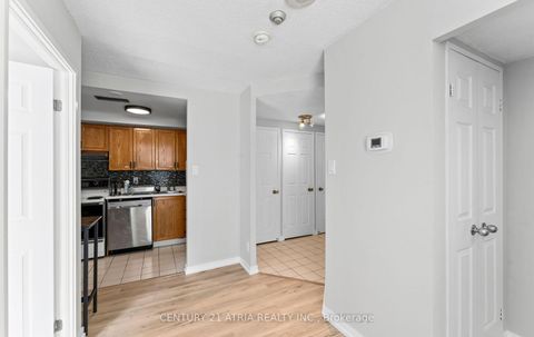 Photo 11 at 1402 - 55 Centre Avenue, Bay Street Corridor, Toronto
