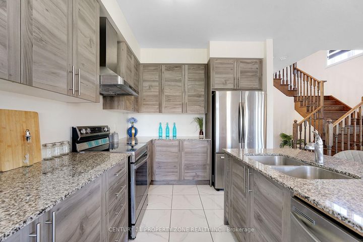 Photo 12 at 68 Brixham Lane, Northwest Brampton, Brampton