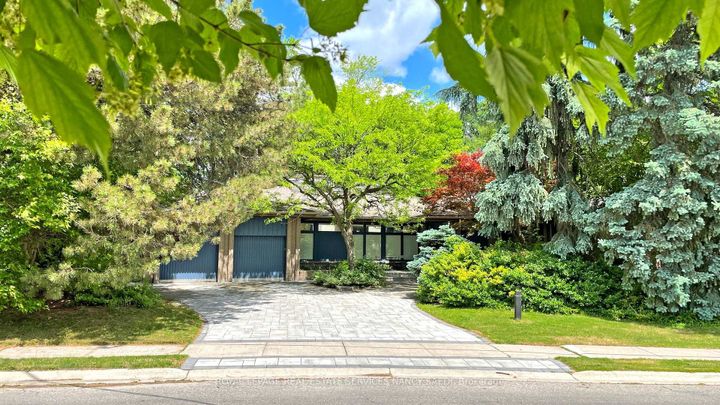 Photo 3 at 62 Wimpole Drive, Windfields, Toronto