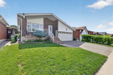 Photo 2 at 24 Cleethorpes Boulevard, Malvern West, Toronto