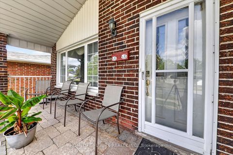 Photo 3 at 24 Cleethorpes Boulevard, Malvern West, Toronto