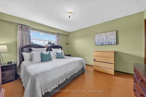 Photo 16 at 24 Cleethorpes Boulevard, Malvern West, Toronto