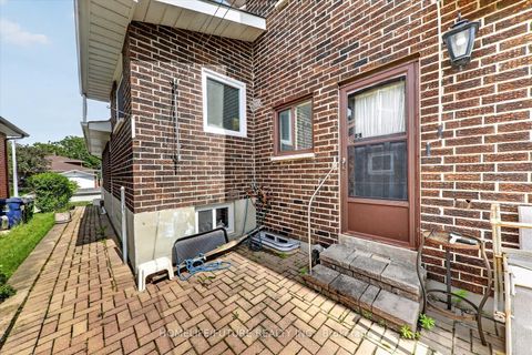 Photo 34 at 24 Cleethorpes Boulevard, Malvern West, Toronto