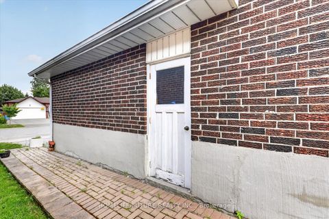 Photo 41 at 24 Cleethorpes Boulevard, Malvern West, Toronto