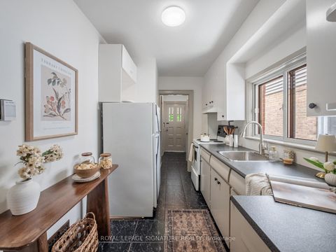 Photo 11 at 37 Chilton Road, East York, Toronto
