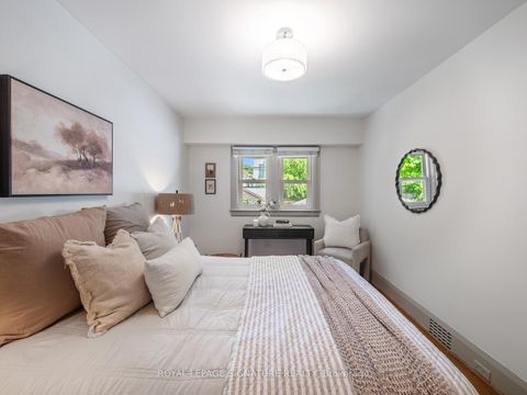 Photo 15 at 37 Chilton Road, East York, Toronto
