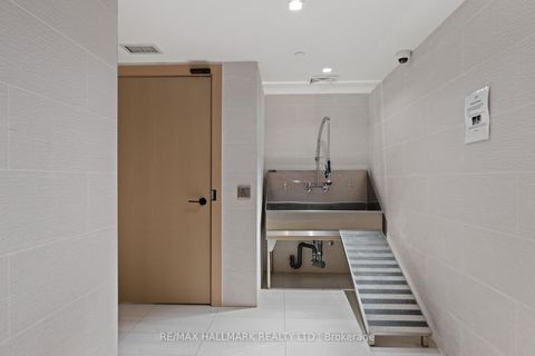 Photo 39 at 1611 - 127 Broadway Avenue, Mount Pleasant West, Toronto