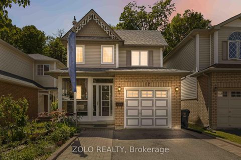 Photo 1 at 82 Piperbrook Crescent, West Hill, Toronto