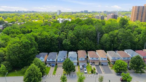 Photo 2 at 82 Piperbrook Crescent, West Hill, Toronto