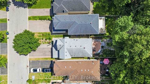 Photo 3 at 82 Piperbrook Crescent, West Hill, Toronto