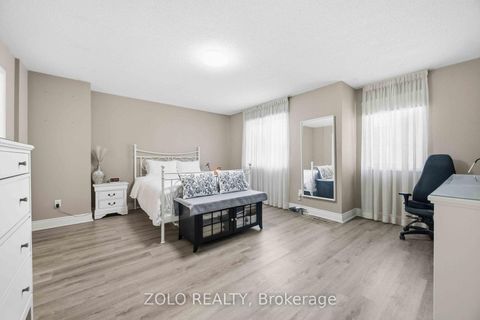 Photo 11 at 82 Piperbrook Crescent, West Hill, Toronto
