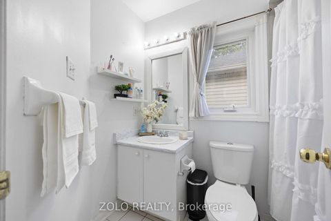 Photo 12 at 82 Piperbrook Crescent, West Hill, Toronto