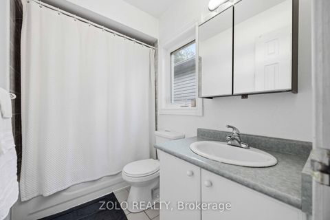Photo 15 at 82 Piperbrook Crescent, West Hill, Toronto