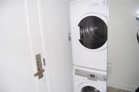 Photo 7 at 3302 - 28 Wellesley Street, Yonge Corridor, Toronto