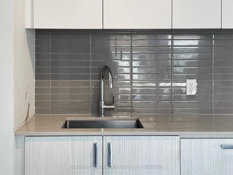 Photo 15 at 107 - 117 Ford Street S, Pellam Park, Toronto