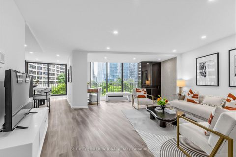 Photo 5 at 1008 - 33 Harbour Square, Waterfront Communities C1, Toronto